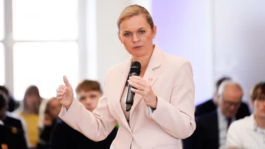 Miniatura: MEN nie zamierza odchodzić od głośnej...
