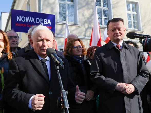 Miniatura: Kaczyński grzmi przed prokuraturą....